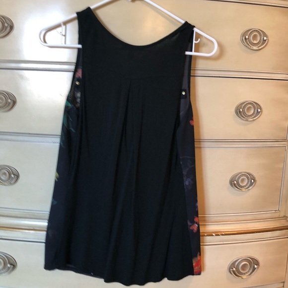 Zip Front Floral Tank - Picture 4 of 5